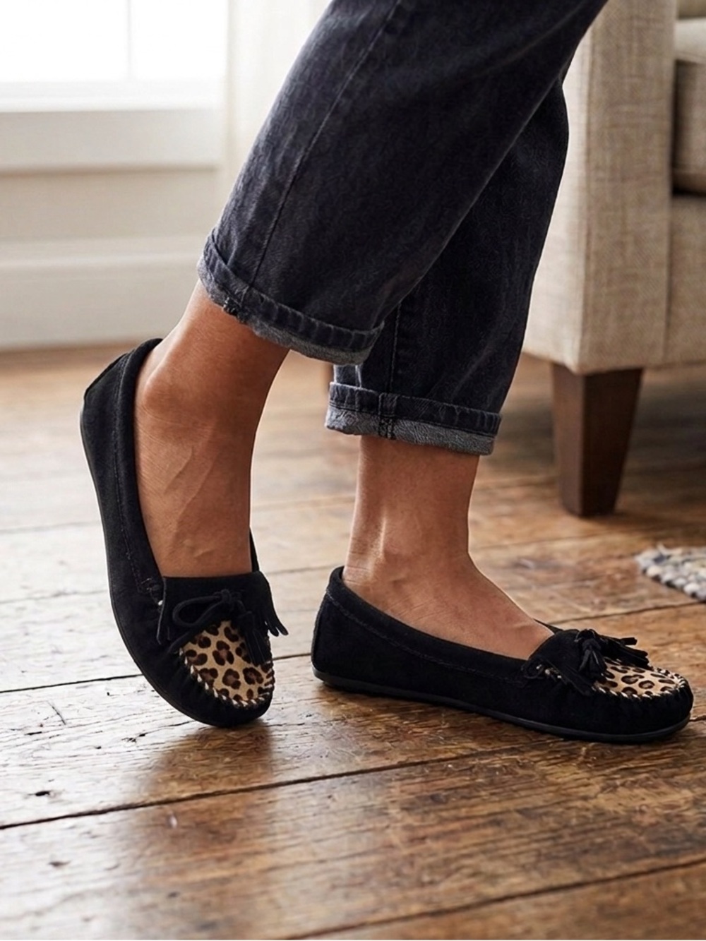 Minnetonka Moccasin Black Cheetah Leopard Print Dyed Calf Hair Moccasins Size 8